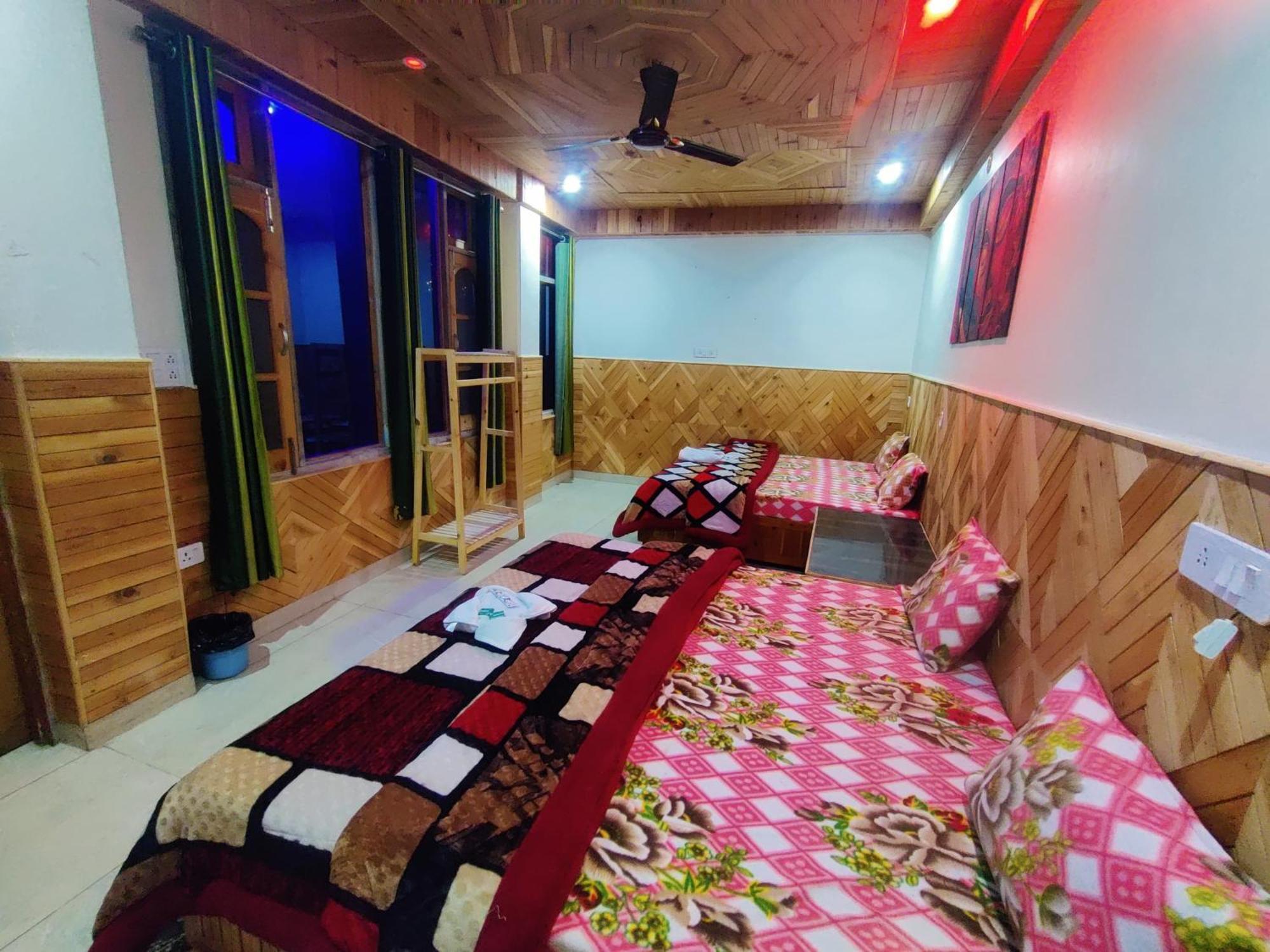 Chalo Chhalal Hotel & Cafe Kasol Exterior foto