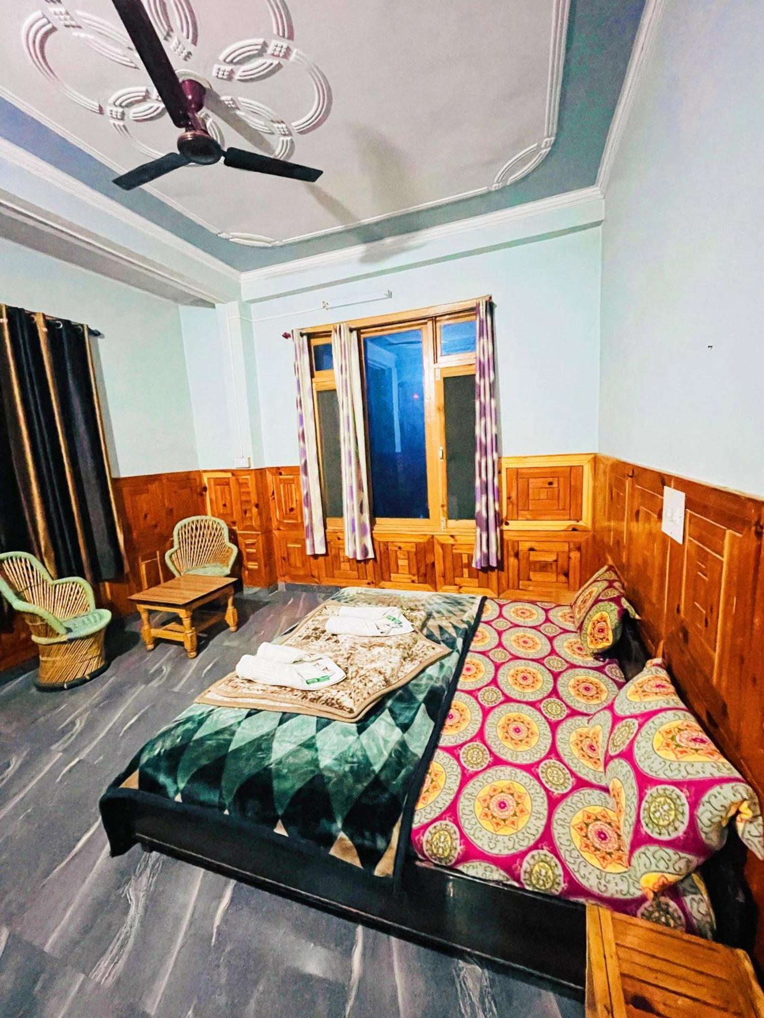Chalo Chhalal Hotel & Cafe Kasol Exterior foto