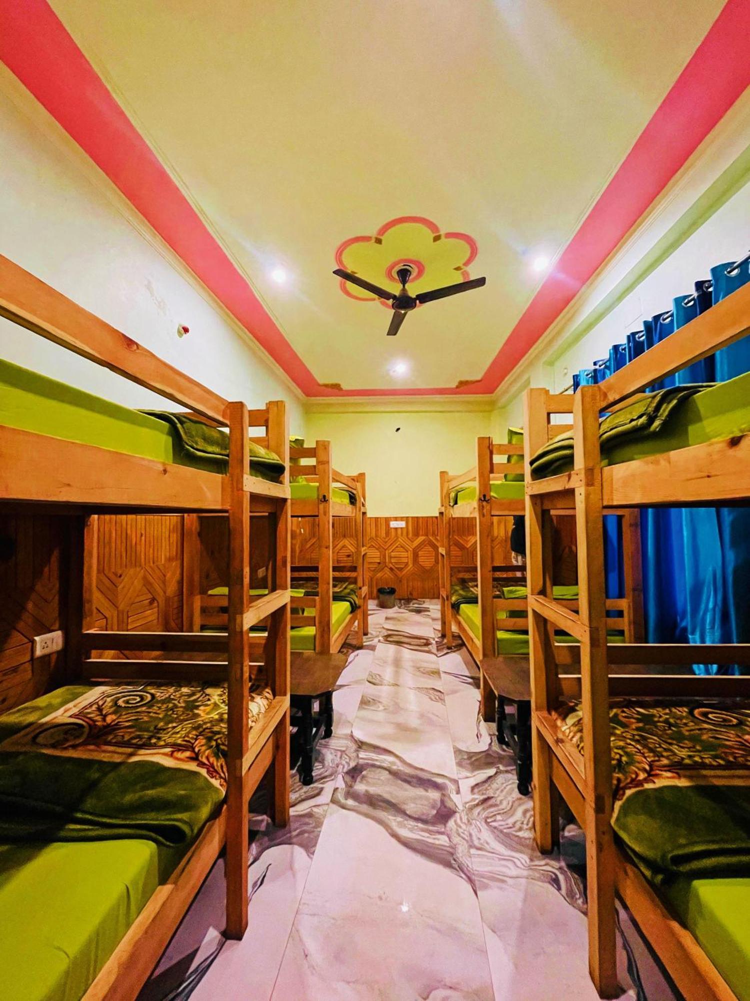 Chalo Chhalal Hotel & Cafe Kasol Exterior foto
