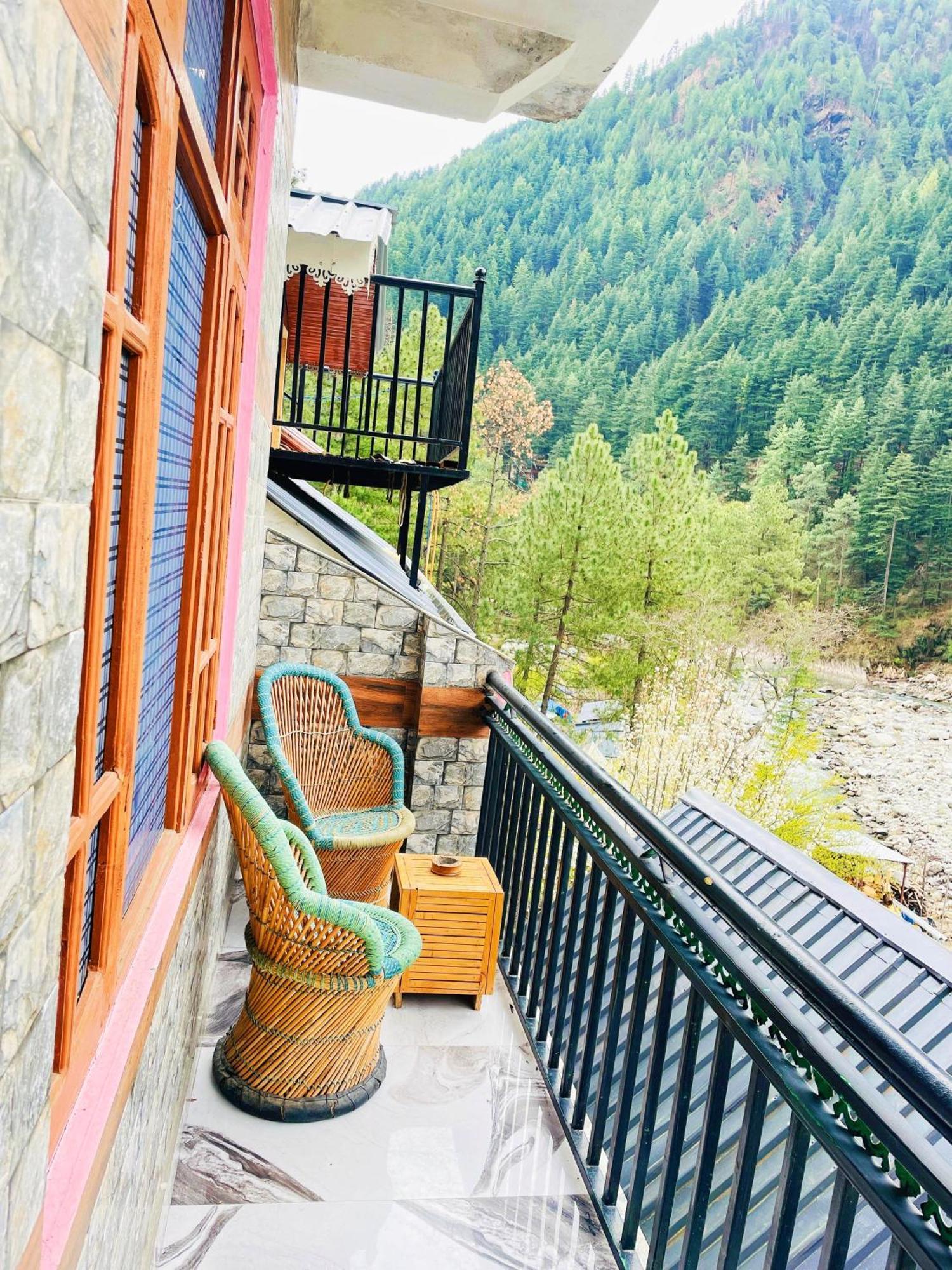 Chalo Chhalal Hotel & Cafe Kasol Exterior foto